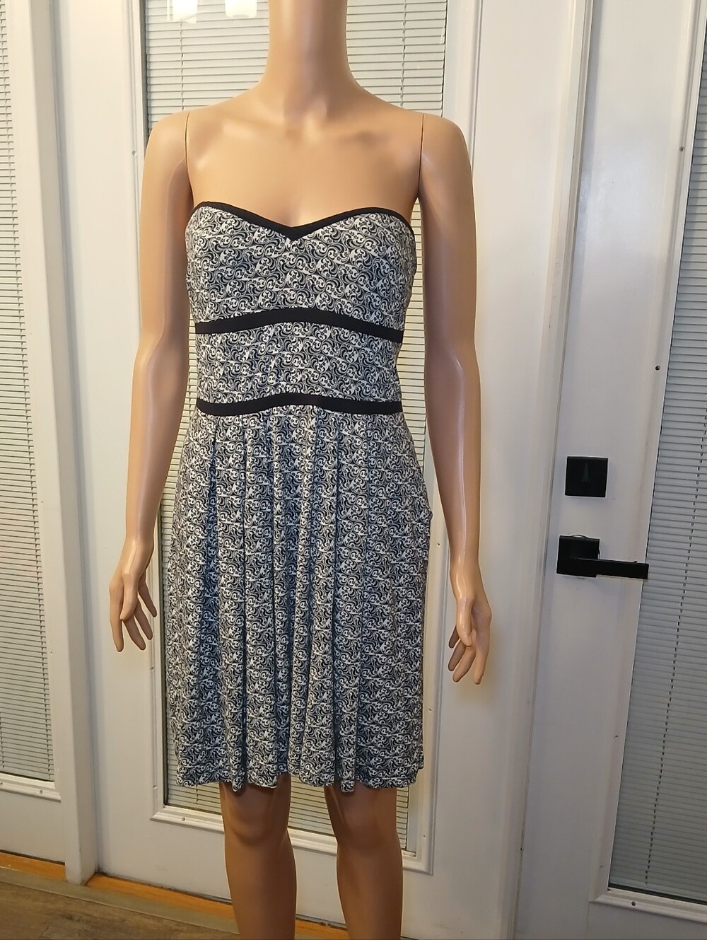 MNG by Mango Strapless above Knee Mini Dress
